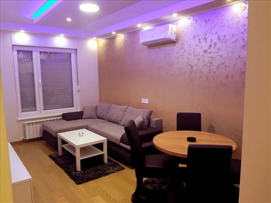 Zemunske kapije, namešten, garaža, ID 19684