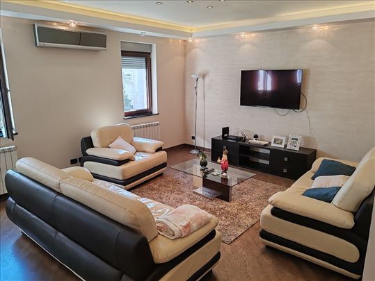 Baja Pivljanina lux 4-soban stan, garaža, bazen