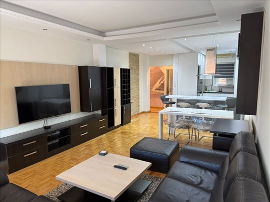 Centar, 100m2, Lux, Svetao,Bez buke, Garažno mesto