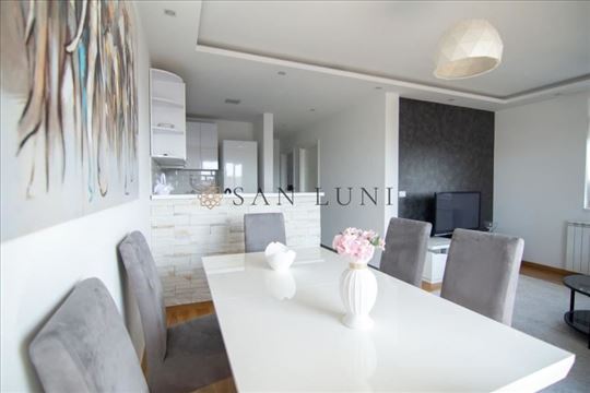 Hollywood, gratis parking, de lux