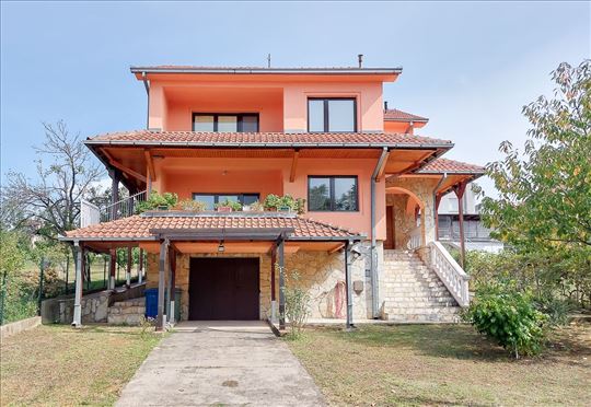 Izuzetna kuća u Sremčici