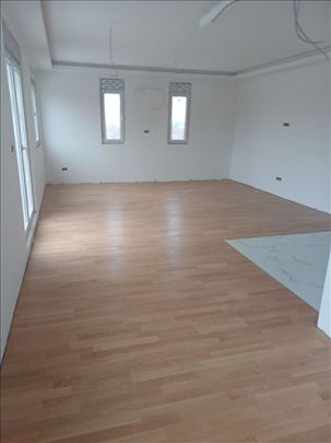 Novogradnja-odmah useljiv, retko u ponudi-Lux.