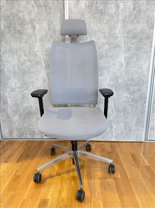 Lux Kacelarijska Stolica