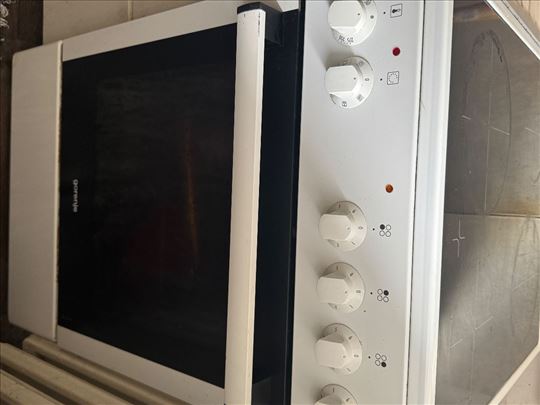 Prodajem povoljno sporet sa ravnom plocom 