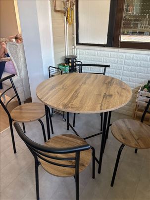 Prodajem trpezarijski sto i stolice