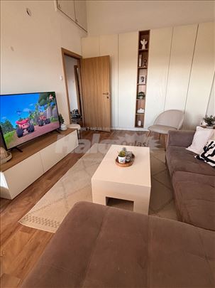 Trosoban stan Bojčinska