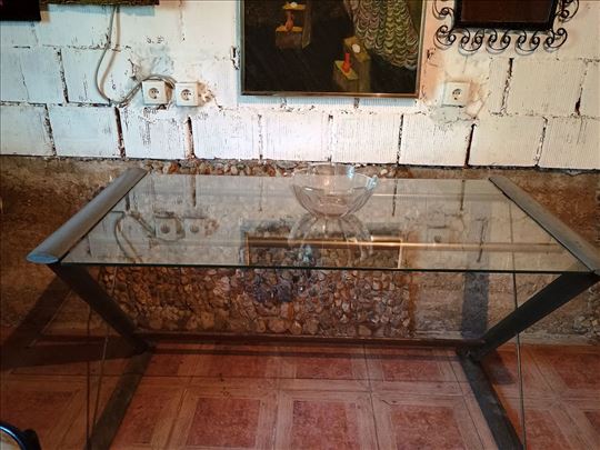 Trpezariski sto staklena ploca i 4 stolice