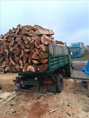 Drva za ogrev isecena i iscepana 
