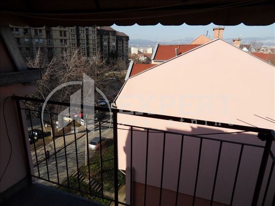 Izdaje se garsonjera u blizini DIF-a!