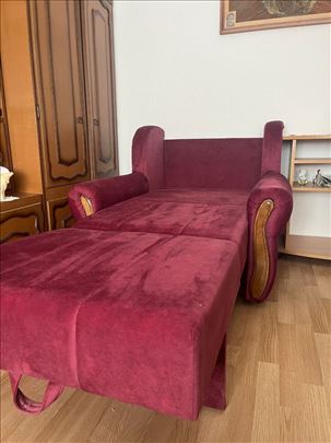Kauc i fotelja na razvlacenje bordo