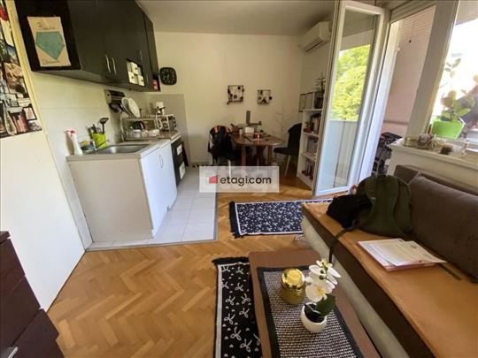 Retka prilika – garsonjera sa lodjom i sopstvenim 