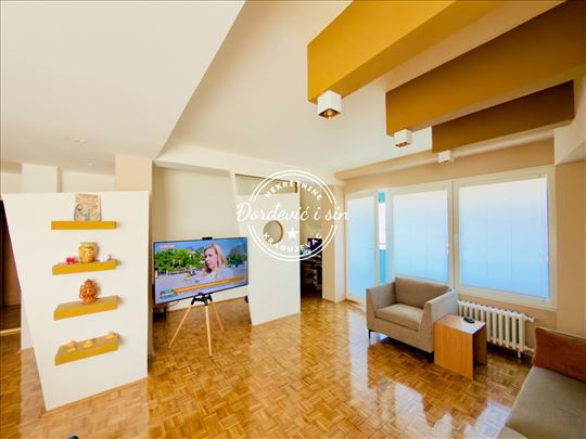 Aerodrom Dvosoban stan 63m2 Renoviran