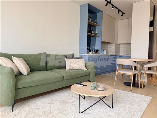 Izdajem nov stan na Dorćolu sa garažom i ostavom