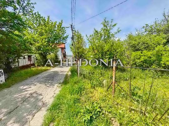 Jajinci, Brdska, plac 7,22 ara, uknjižen