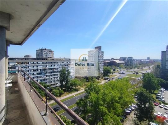 Izuzetna lokacija, dvosoban, adaptibilan u 3.0