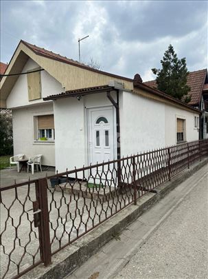 Kuca Krnjača, 50m2 + 35m2 PRODAJA