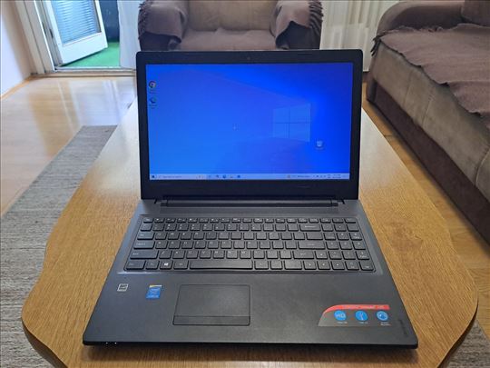Lenovo 15.6 inca, procesor i5 / peta generacija