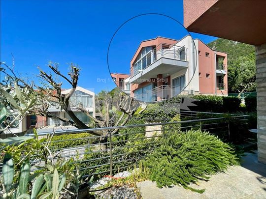 Luksuzan stan od 72 m² sa pogledom na more
