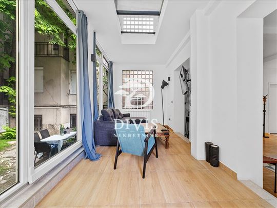 Lux renovirana kuća sa dvorištem na Dorćolu, 155m2