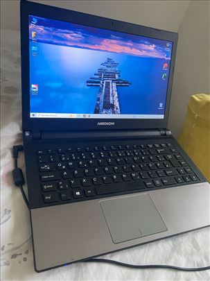 Medion Akoya S4216/i3/8GB/SSD+HDD