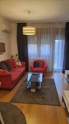 ODLIČNA ponuda! Dvosoban stan u A bloku, terasa!