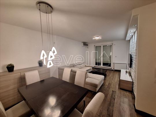 Stan,Novi Sad,Bulevar Evrope,kv: 86.00