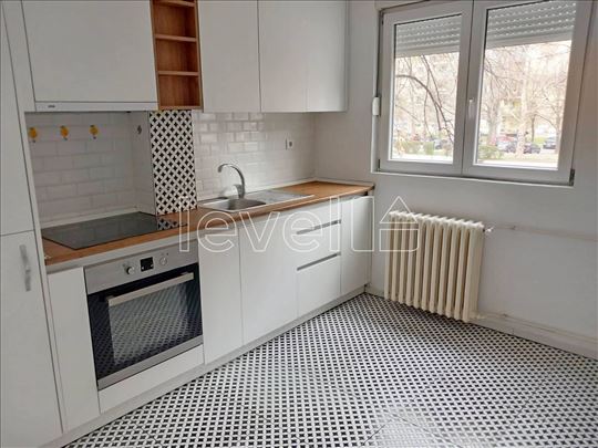 Stan,Novi Sad,Bulevar Oslobođenja,kv: 31.00