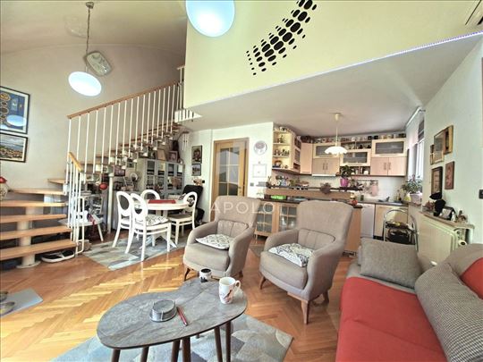 Trosoban dupleks sa garažom, Vozdovac