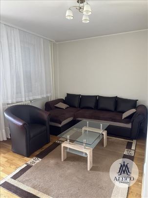 Trosoban stan 64m² – Liman 4 – kompletno namešten,