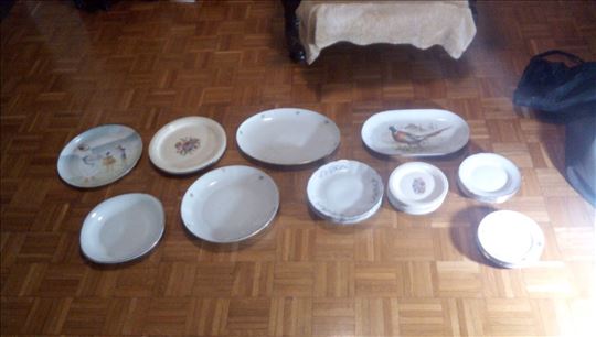 Velik komplet tanjira tacni novo