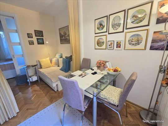 Vukov spomenik, 1.5, 39(T), namešten, useljiv