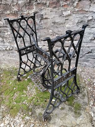 2 stara postolja sivace masine