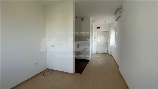 Garsionjera Bajlonijeva pijaca 18m2 renovirana