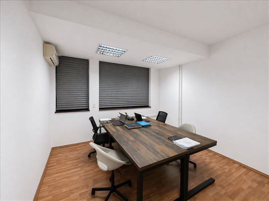 Kancelarija / 25 m2 / Opremljeno