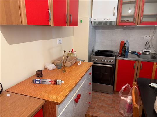 Kuhinjski elementi poklanjam