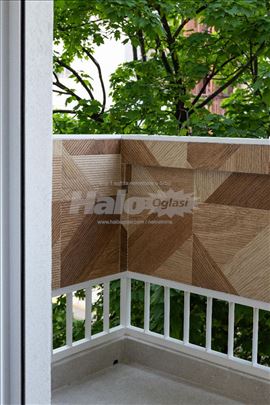 LUX, uknjižen, odmah useljiv, 2 spavaće sobe