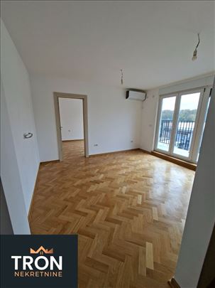 Nenamešten jednosoban stan kod opštine 47m2