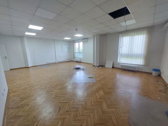 Odličan pp u centru, poslovna zgrada, ID 4734