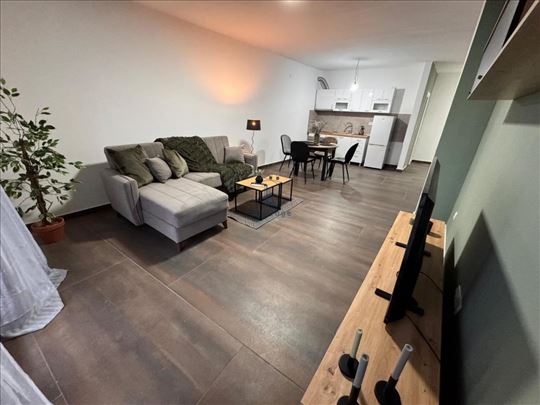 Pančevo, Dimitrija Tucovića, 70 m2