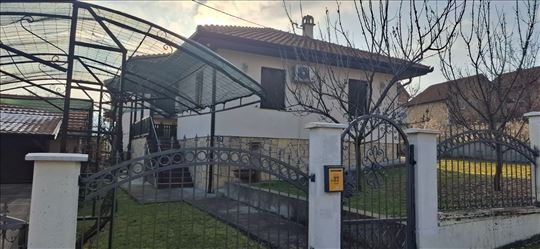 Prelepa kuća - povoljno