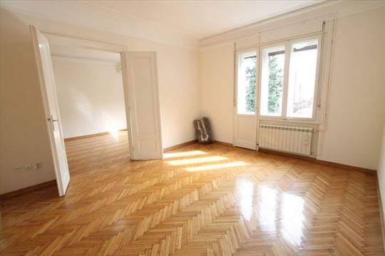 Renoviran 4.0 salonac kod Hrama,može pp, ID 3840