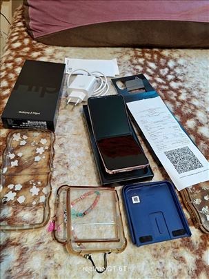 Samsung Galaxy Z Flip 4 / 256GB / pink gold