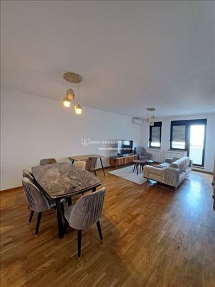 Trosoban stan sa garazom,novogradnja