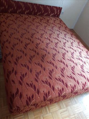 Bračni + kauč gratis u istoj boji