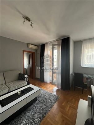Crveni krst, kompletno opremljen sa garažom ID#940