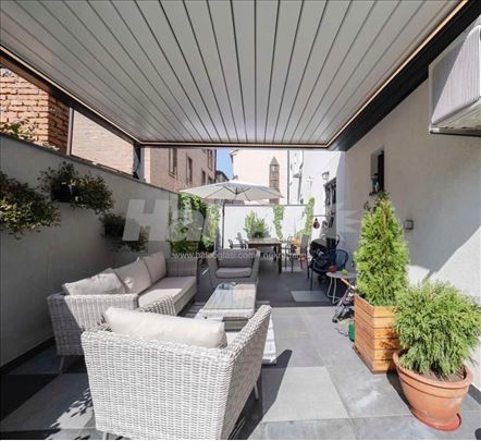 Dvorisni stan na Vracaru