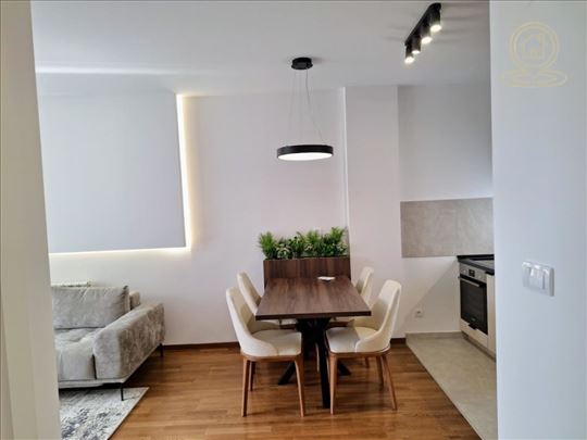 Izdaje se luksuzan dvosoban stan površine 50 m2 u