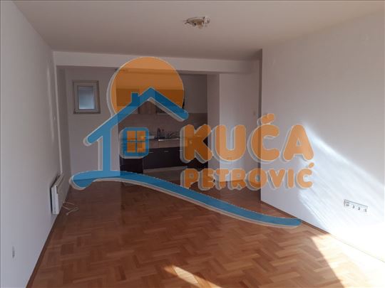 Izdaje se stan kod Doma zdravlja