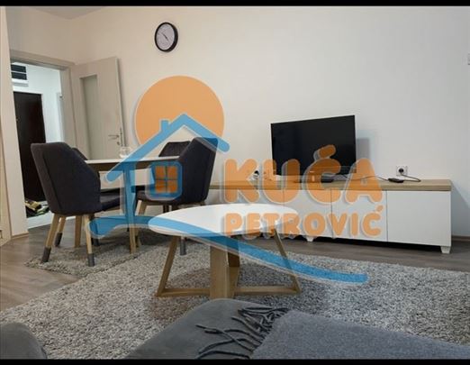 Izdaje se stan na Panteleju, 44m2