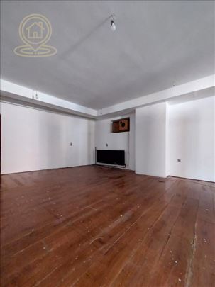 Izdavanje lokala – centar grada, 200m², open space